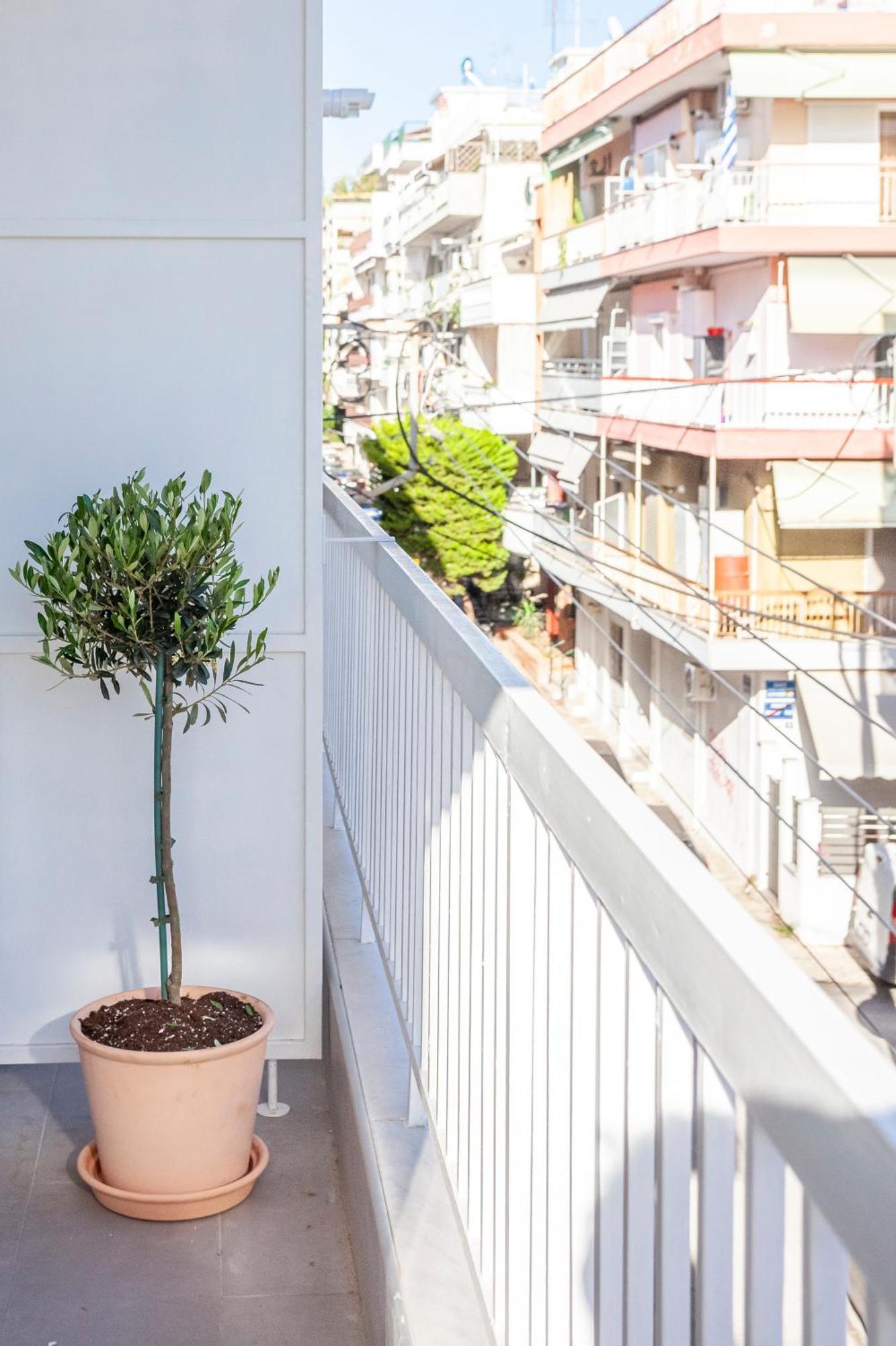 Mazi Rooms Charilaou 2,2 Thessaloniki Exterior photo